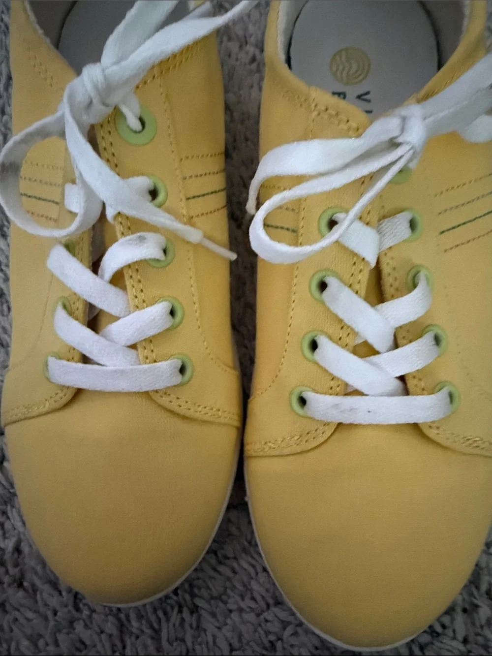 Vionic Beach Yellow Lace-Up Sneakers terry lining washable support comfort sz 7